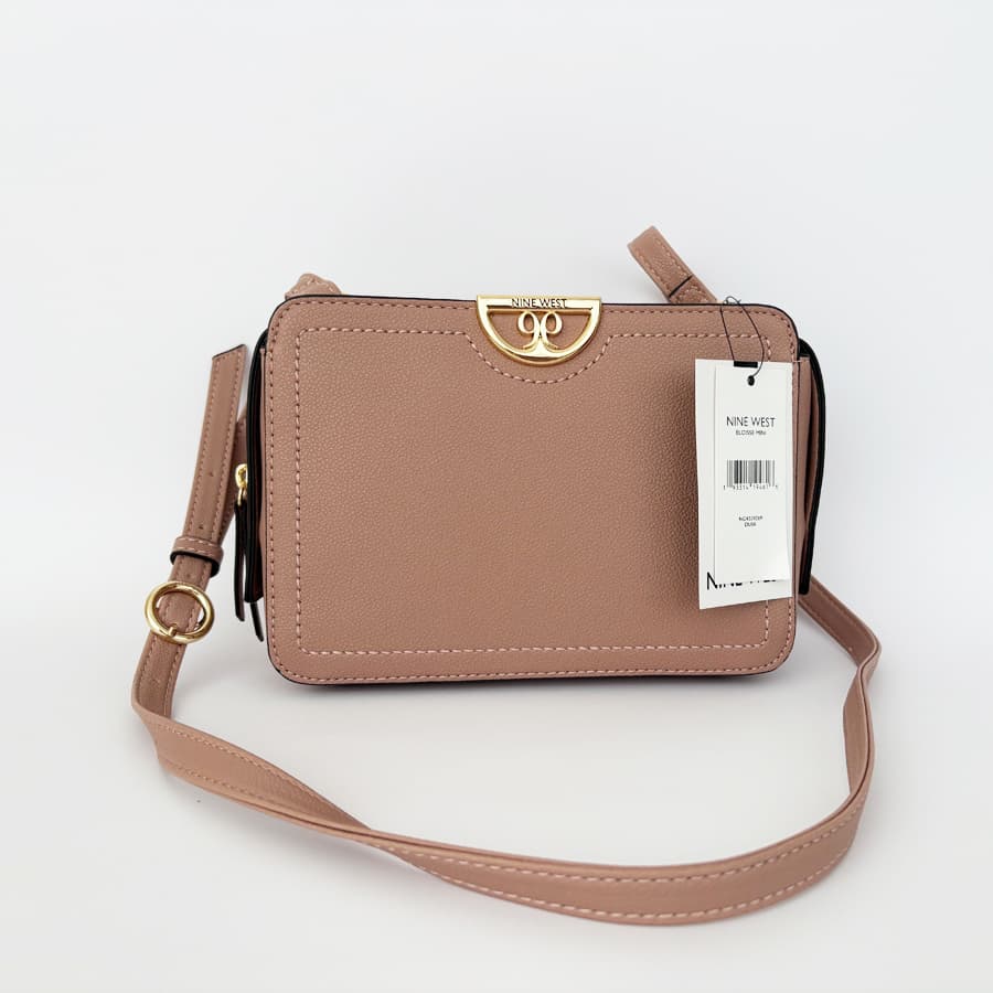 Nine West bolso cross body pequeño color palo rosa